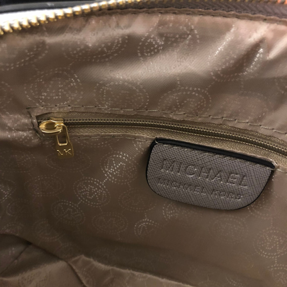 SOLD Michael Kors Gray/Gold Shoulder Crossbody Bag - Picture 4 of 4